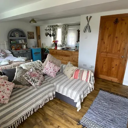 Wheelhouse - Grinkle Bell Guest house 4*